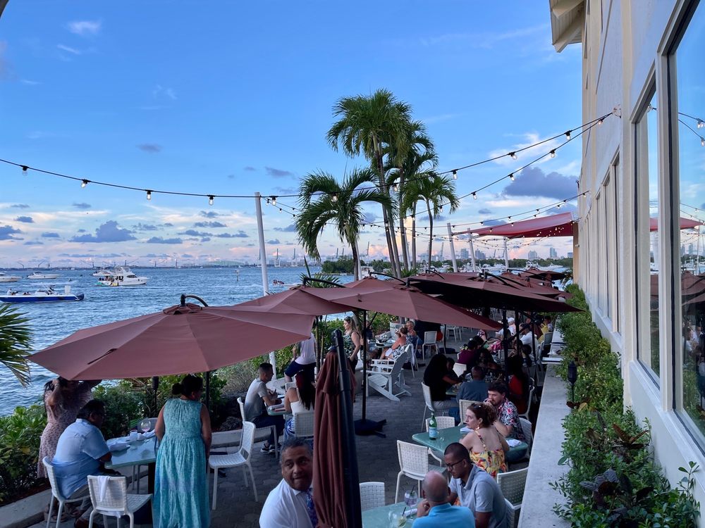 Rusty Pelican - Restaurantes en Miami frente al mar