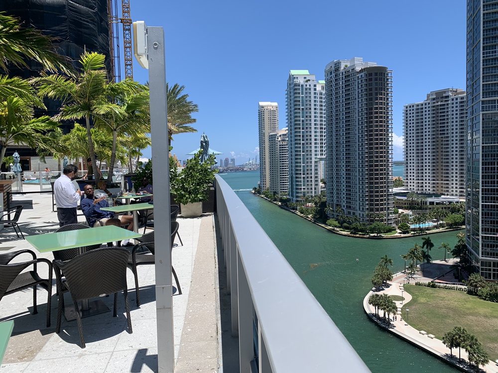 Area 31 - Restaurante en Miami Beach frente al mar