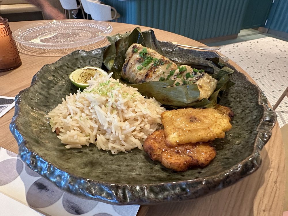 Plato típico ecuatoriano de alta cocina en Cotoa, restaurant hispano con Estrella MICHELIN en Miami